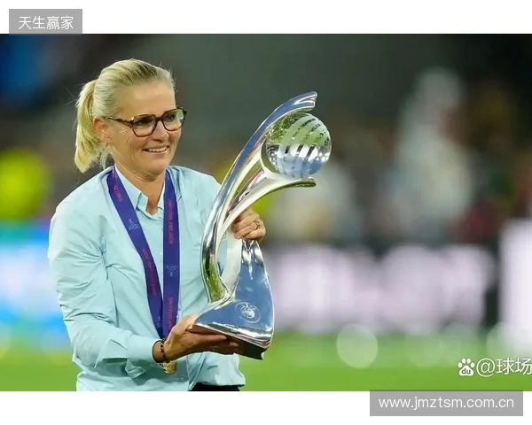 英格兰女足主帅威格曼被授予女爵士头衔,几位球员也被授勋 英格兰女足主帅威格曼被授予女爵士头衔,几位球员也被授勋
